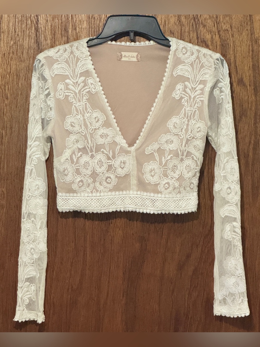 Altar'd State Arissa Ivory and Nude Floral Embroidered Crop Top Boho XS Festival